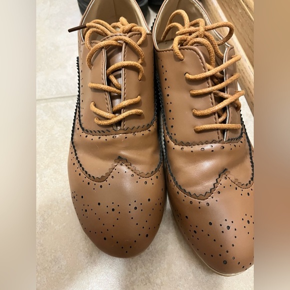 Brogue Lace Up Wing Tip Oxford College Style Flat Shoes - Picture 3 of 9